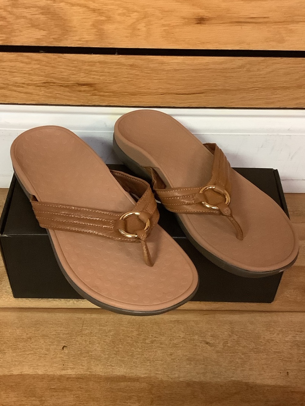 Vionic Aloe Sandals